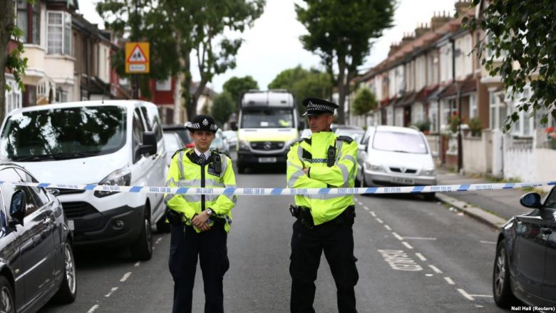 Policia britanike i publikoi emrat e dy sulmuesve në Londër ...