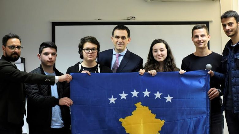 Kosova, pjesë e garës më të madhe ndërkombëtare të robotikës ‘FIRST Global Challenge’
