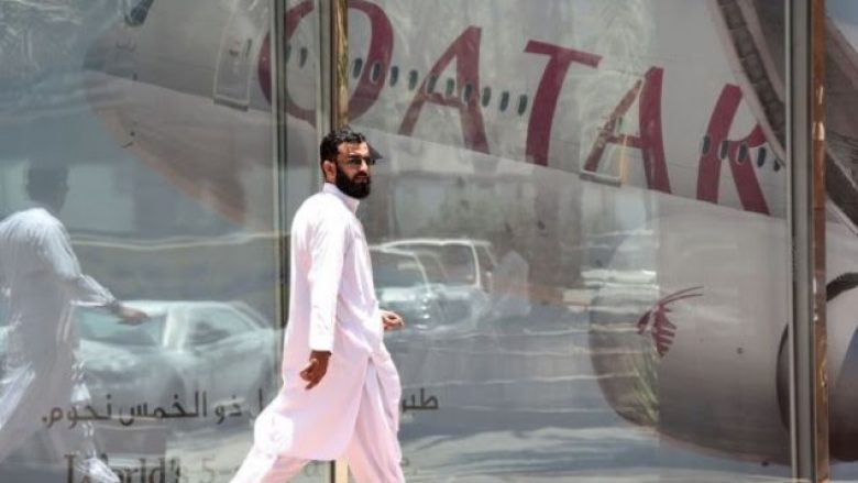 Egjipti mbyll hapësirën ajrore për Katarin