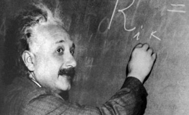 Çfarë mendonte Einstein për Zotin, dhe jo vetëm? Letrat e gjeniut shiten për 210 mijë dollarë