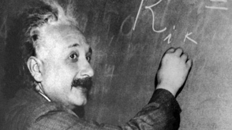Çfarë mendonte Einstein për Zotin, dhe jo vetëm? Letrat e gjeniut shiten për 210 mijë dollarë