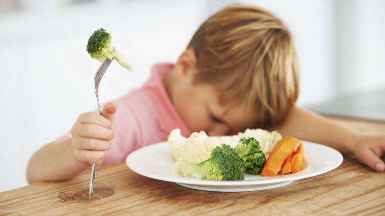 Si t’i bindni fëmijët të hanë më shumë perime