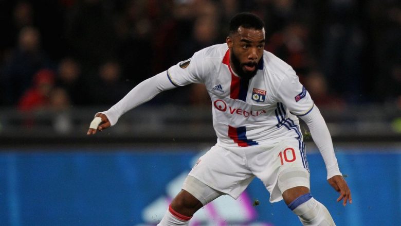 Lacazette: Dortmundi klub i madh, por vetëm zëra