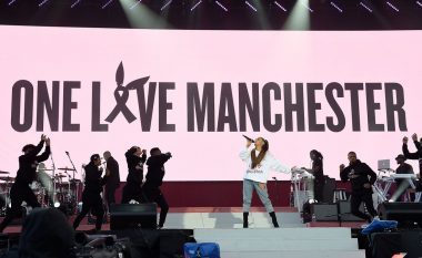 Koncerti “Ne e duam Mançesterin” i Ariana Grandes me miqtë, grumbullon 10 milionë funte (Foto/Video)