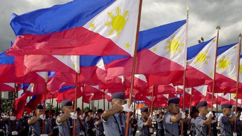 Burg për filipinasit që nuk e këndojnë si duhet himnin shtetëror (Foto)
