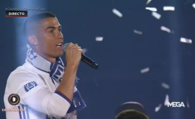 “Topi i Artë, Cristiano Topi i Artë”, portugezi i falënderon tifozët dhe i bashkohet korit (Foto/Video)