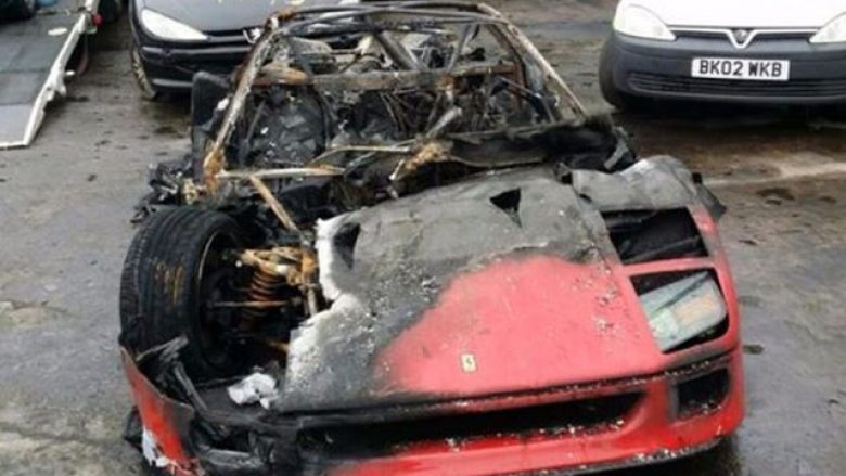 Diktatori Hussein e dënoi të birin duke ia djegur tërë koleksionin e veturave (Foto)