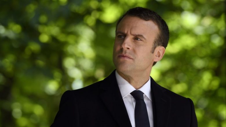 Macron braktiset nga aleati i “MoDem”