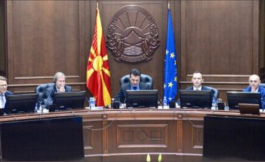 Partitë shqiptare kërkojnë ”gjuhën shqipe”, Hahn kërkon të vonohet kjo reformë (Dokument)