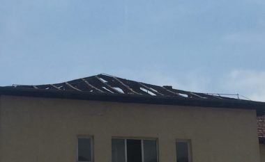 Fillon rregullimi i çatisë në Shkollën fillore ”Liria” në Tetovë, problemi po zgjidhet (Foto)