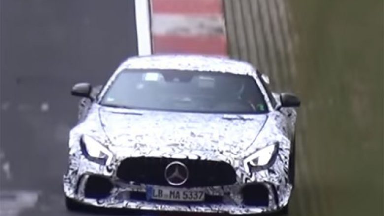 Mercedesi kapet duke e testuar modelin e ri nga linja AMG, adhuruesit zhgënjehen nga performanca (Video)