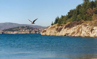 Shkencëtarë nga Maqedonia dhe Hungaria do ta analizojnë Liqenin e Ohrit