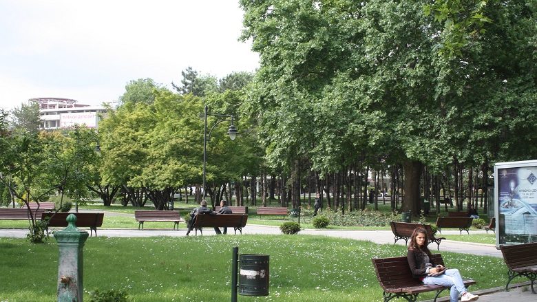 Aksion për pastrimin e mbeturinave në Parkun e Qytetit të Shkupit