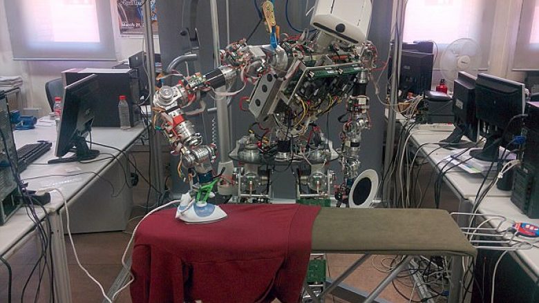 Roboti që mund t’i japë fund hekurosjes së zakonshme (Video)