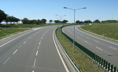 Rruga Shkup-Bllacë akoma në kilometrat e para