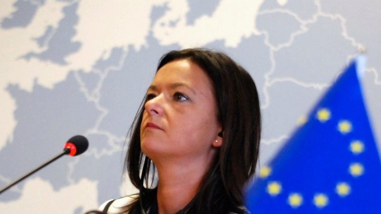 Tanja Fajon: Mos premtoni data për liberalizim të vizave