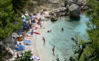 Shqipëria heq vizat për shtetasit rusë gjatë sezonit turistik