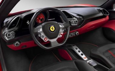 Vodhi Ferrarin e 200 mijë eurove, arrestohet sepse nuk kishte para për benzinë (Foto)