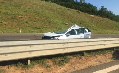 Vdes një person pas aksidentit në autostradën Prishtinë-Prizren