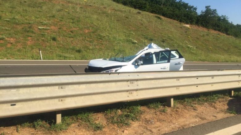 Vdes një person pas aksidentit në autostradën Prishtinë-Prizren