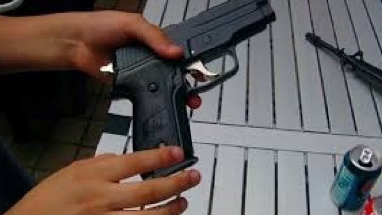 Konfiskohet një armë në Skenderaj
