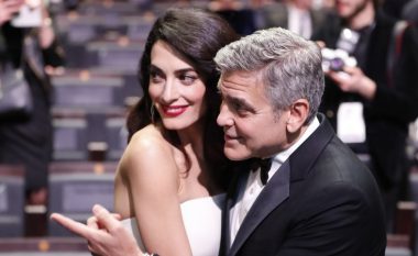 George dhe Amal Clooney do të jenë kumbarë të fëmijës së Harryt dhe Meghanit
