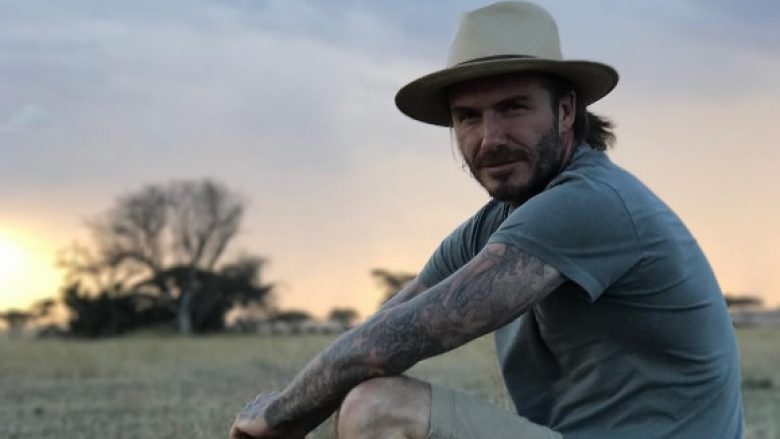 David Beckham kritikohet për puthjen që i dha vajzës së tij (Foto)