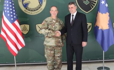 Gjenerali amerikan vlerëson të arriturat e FSK-së