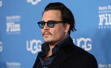 Depp: Ish-menaxherët më vodhën 40 milionë pas shpinës