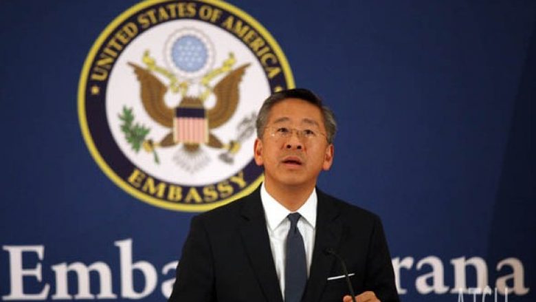 Ambasada amerikane kërkon largimin e Adriatik Llallës