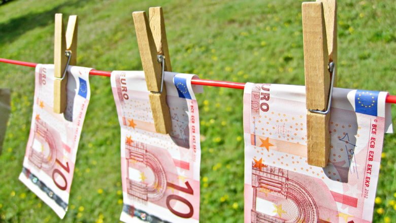 Pastrimi i parave në Shqipëri. 411 raste vitin e kaluar, të përfshirë edhe personat nga politika (Video)