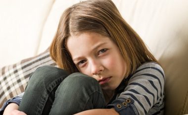 Fëmija juaj pëson dhunë, ndërkaq ju nuk jeni të vetëdijshëm: Shtatë shenja shqetësuese!