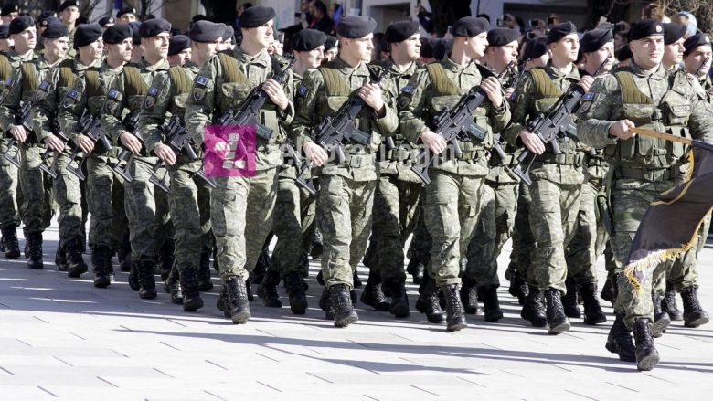 Rekrutëve serbë nuk u pengon transformimi i FSK-së në Ushtri të Kosovës (Video)