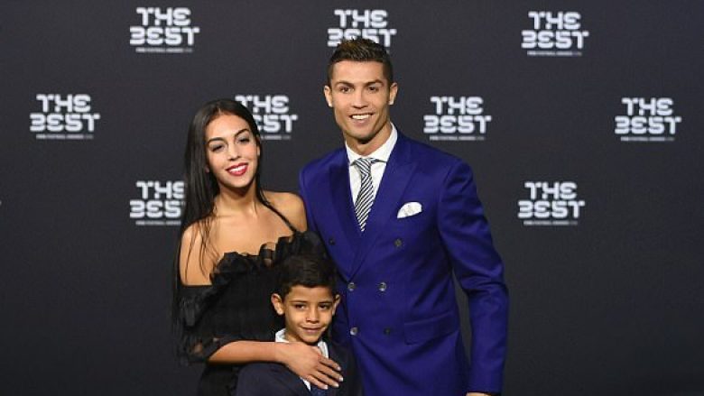 Ronaldo nuk ndalet, sërish do të bëhet baba – Georgina është shtatzënë (Foto)