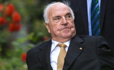 Ambasada gjermane në Kosovë hap librin e zisë për ish-kancelarin Helmut Kohl