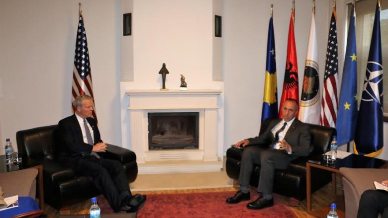 Haradinaj takon ambasadorin Delawie, flasin për krijimin e institucioneve
