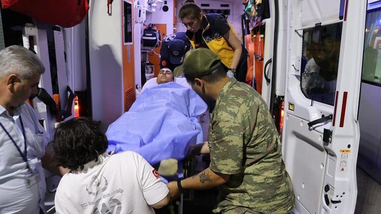 Helmohen me ushqim, 372 ushtarë turq përfundojnë spital