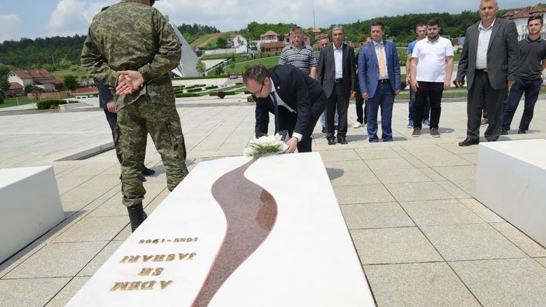 Hoti në Prekaz: Kauzën e Adem Jasharit do ta bëjmë realitet