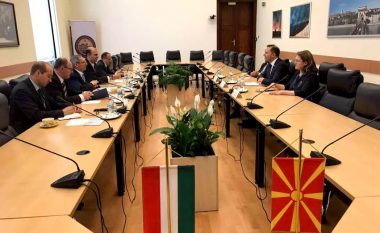 Maqedonia nënshkruan marrëveshje për bashkëpunim policor me Hungarinë