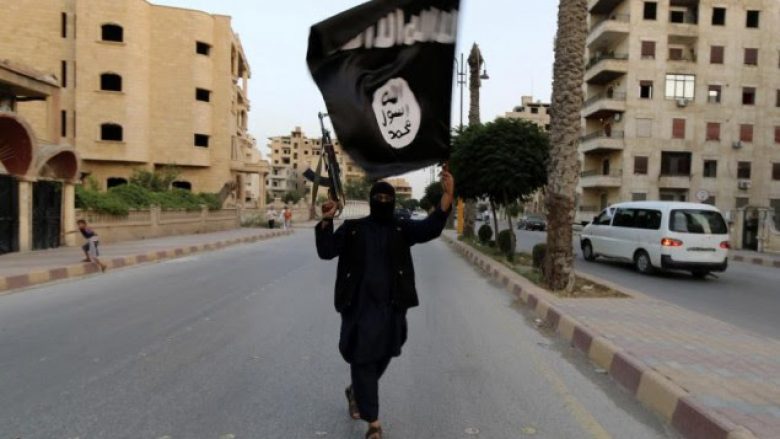 Arrestohen në Evropë gjashtë anëtarë të dyshuar të ISIS-it