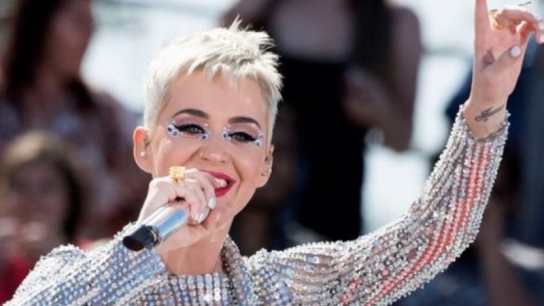 Katy Perry bëhet me 100 milionë ndjekës në Twitter