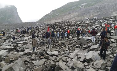 Mbi 140 veta të zhdukur, pas rrëshqitjes së dheut në Kinë (Video)