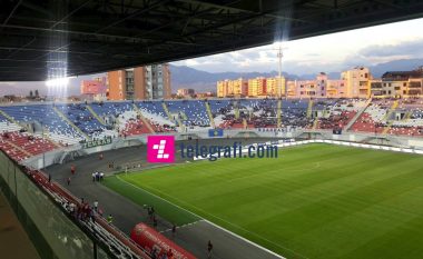 Futbollistët e Kosovës dhe Turqisë zbresin në fushë, i kryejnë nxehjet e fundit (Foto)