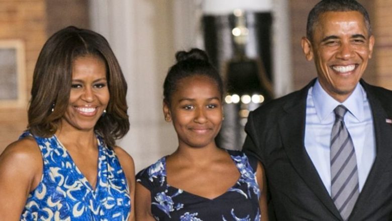 Vajza e ish- presidentit Obama, mahnitëse në fustanin e kuq për datëlindjen e saj të 16’të (Foto)