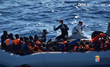 Shpëtohen mijëra migrantë në Itali