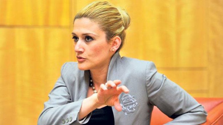 Kusari – Lila i quan patetike deklaratat e Haradinajt se i ka numrat për krjimin e Qeverisë