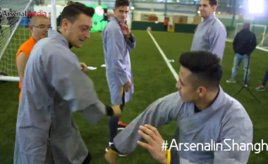 Yjet e Arsenalit praktikojnë “Kung Fu”, shkëlqen dyshja Ozil-Sanchez (Video)