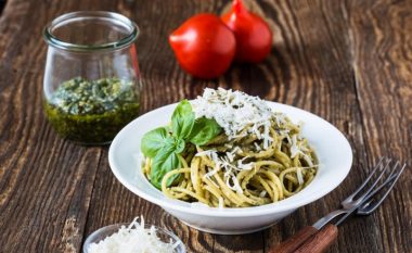 Salcë gjenoveze dhe shpageta: Ushqim për të cilin paguhet shtrenjtë!