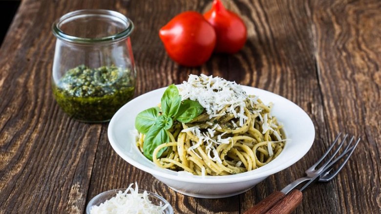 Salcë gjenoveze dhe shpageta: Ushqim për të cilin paguhet shtrenjtë!