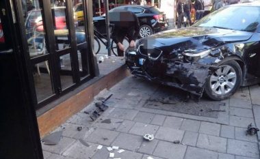 Tiranë: Hyn me “Audi” në lokal, plagos tre persona